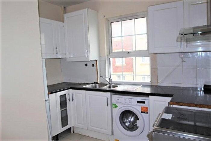 3 Bedroom Flat To Rent In Chislehurst Road, Orpington, Kent, BR6