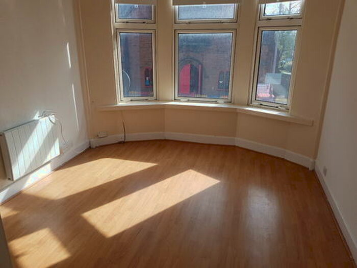 2 Bedroom Flat To Rent In Victoria Drive East, Renfrew, PA4