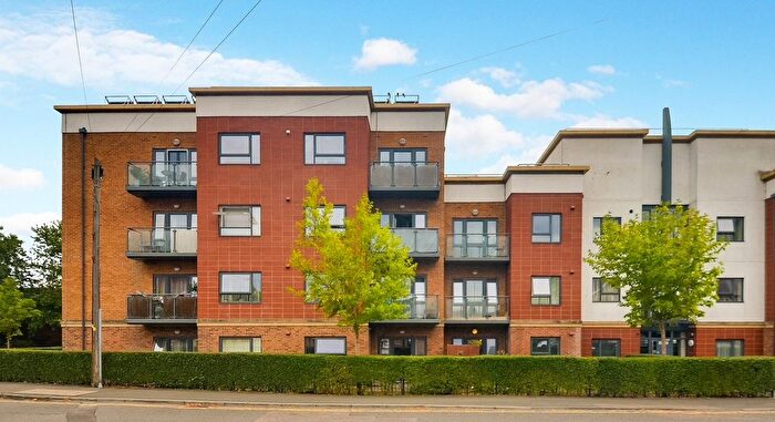 1 Bedroom Flat For Sale In Elmwood Avenue, Feltham, Middlesex, TW13