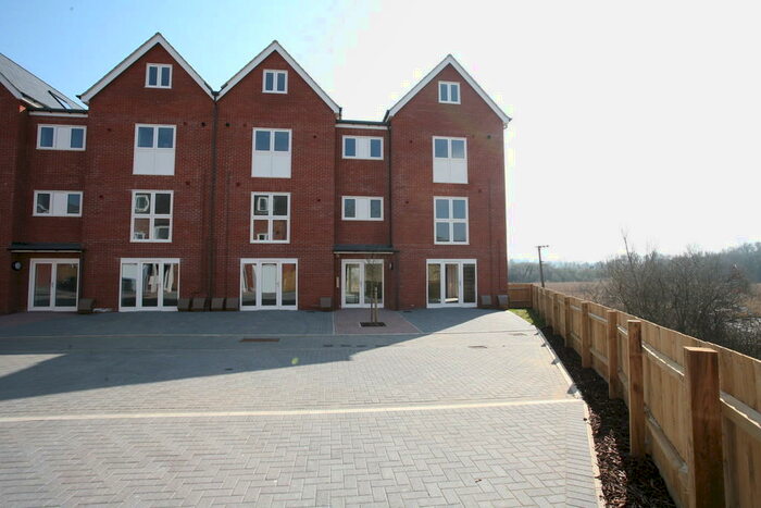 2 Bedroom Apartment To Rent In Deben Place, Melton, IP12