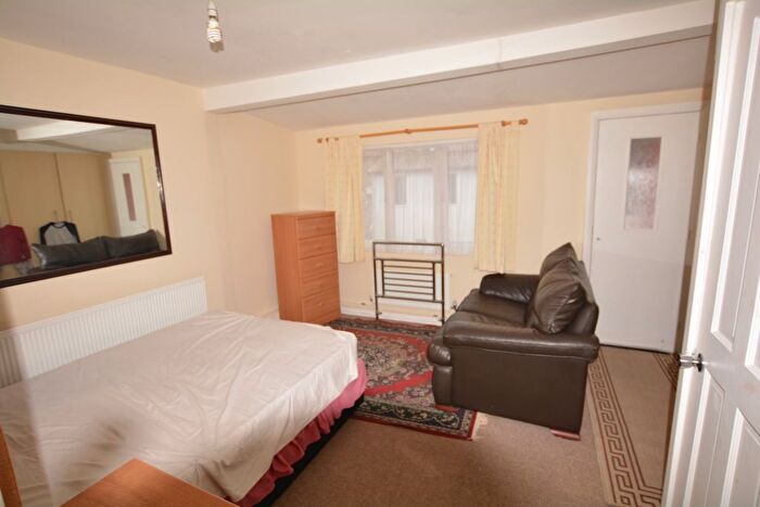 1 Bedroom Terraced House To Rent In Downderry Road, Bromley, BR1