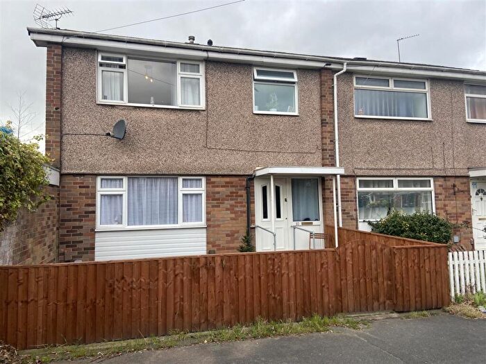 3 Bedroom End Of Terrace House For Sale In Caxton Close, Great Sutton, CH66