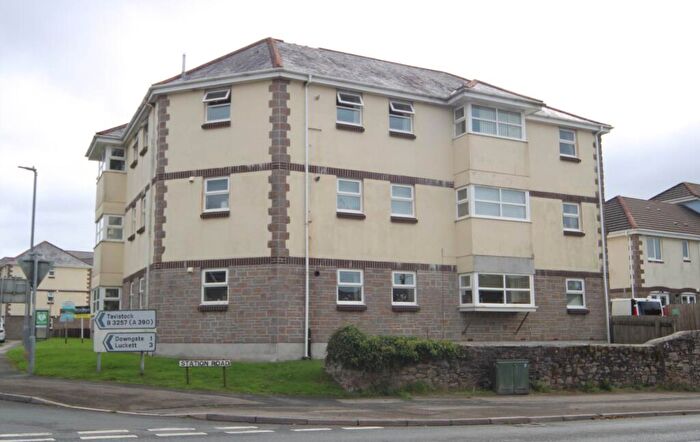 2 Bedroom Flat For Sale In Harris Close, Kelly Bray, PL17