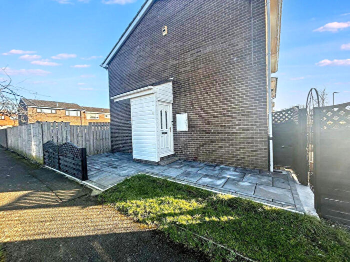 2 Bedroom Flat For Sale In Newbury, Killingworth, Newcastle Upon Tyne, Tyne And Wear, NE12