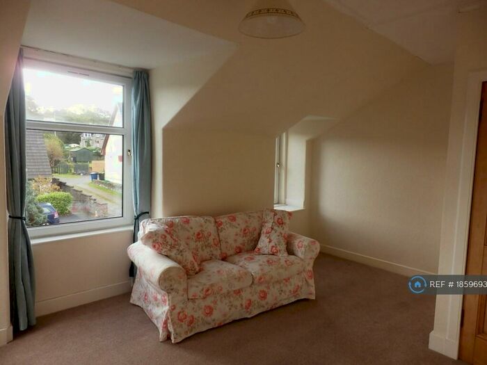 2 Bedroom Flat To Rent In Ferguslie Street, Dunoon, PA23