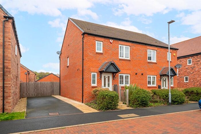 3 Bedroom Semi-Detached House To Rent In Daffodil Gardens, NG12