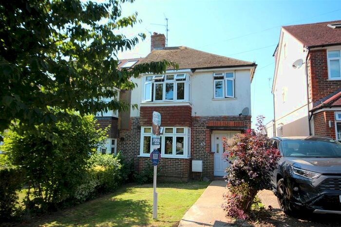 3 Bedroom Semi-Detached House To Rent In Baranscraig Avenue, Brighton, BN1
