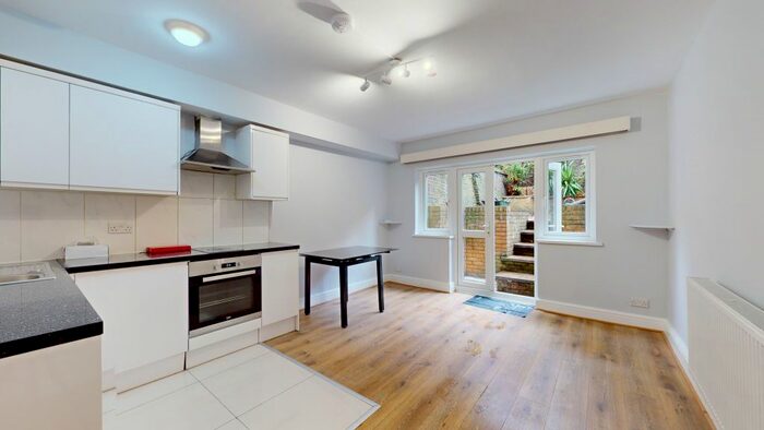 Studio To Rent In Lexham Gardens, London, W8