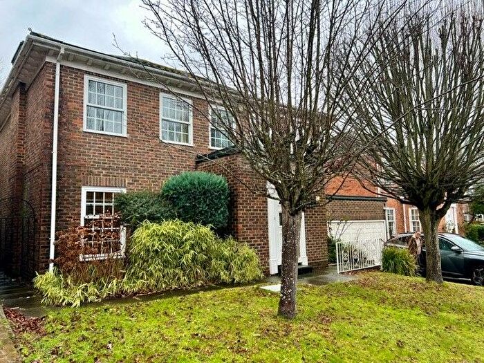 5 Bedroom Detached House To Rent In Copperfield Way, Chislehurst, BR7