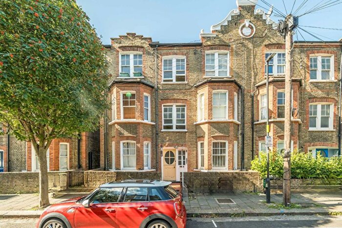 2 Bedroom Flat To Rent In Cato Road, Clapham, SW4