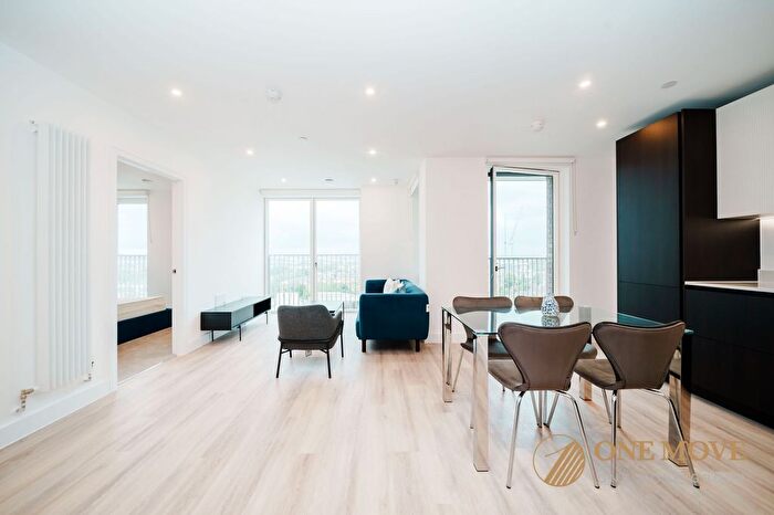 1 Bedroom Flat To Rent In Silverleaf House, Verdean, London, W3