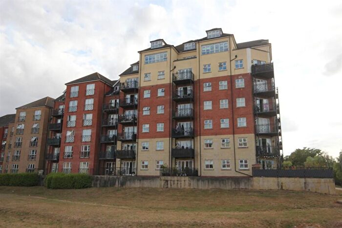 3 Bedroom Flat For Sale In Palgrave Road, Bedford, MK42