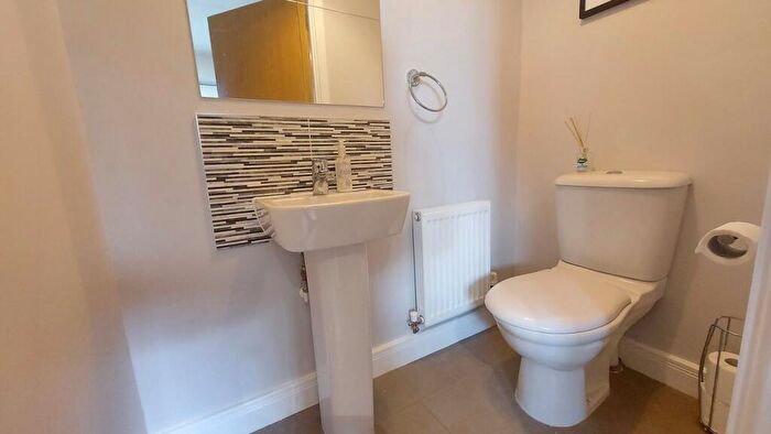 2 Bedroom End Of Terrace House For Sale In Ivatt Close, Bourne, PE10