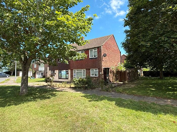 3 Bedroom Semi Detached House For Sale In The Close, Great Holland, CO13