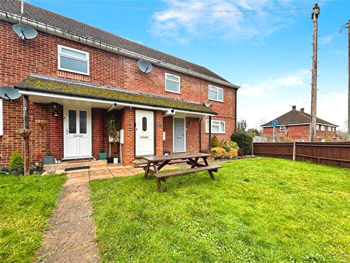 1 Bedroom Maisonette For Sale In Somerville Crescent, Yateley, Hampshire, GU46
