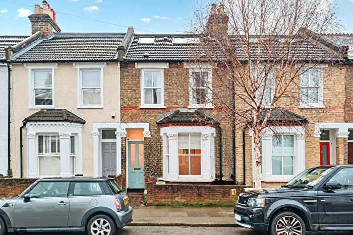 3 Bedroom Terraced House For Sale In Graveney Road, Tooting, London, SW17