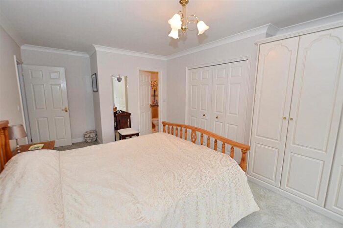 5 Bedroom Detached House For Sale In Trentham Drive, Holt Road, Sheringham, NR26