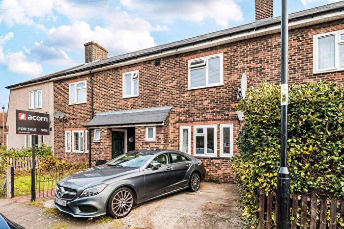 2 Bedroom Terraced House For Sale In Knapmill Road, London, SE6