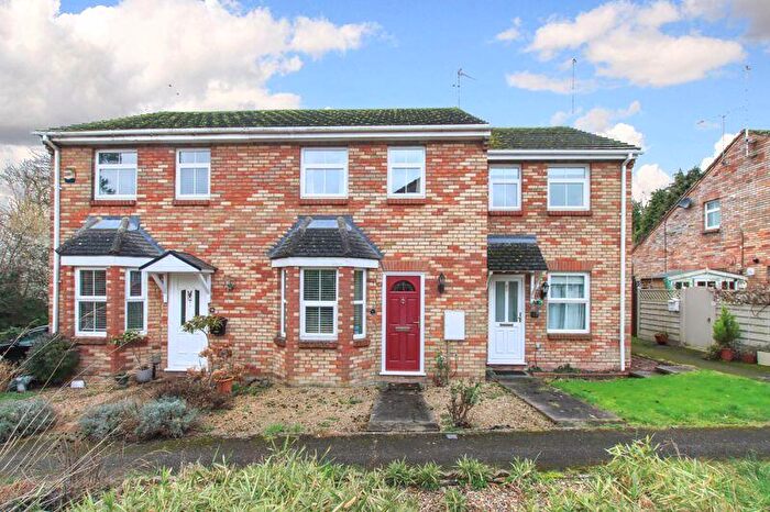 2 Bedroom Terraced House For Sale In Lakeside, Tring, HP23