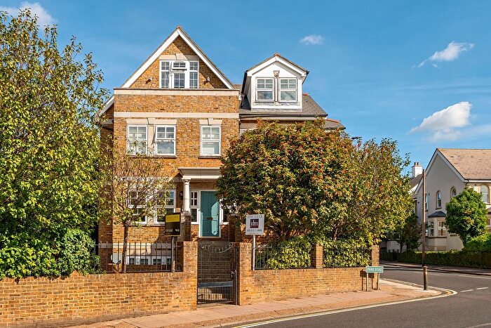 3 Bedroom Flat For Sale In Park Road, Bromley, BR1