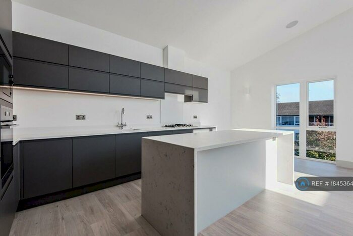 2 Bedroom Flat To Rent In Sensier House, Sutton, SM2