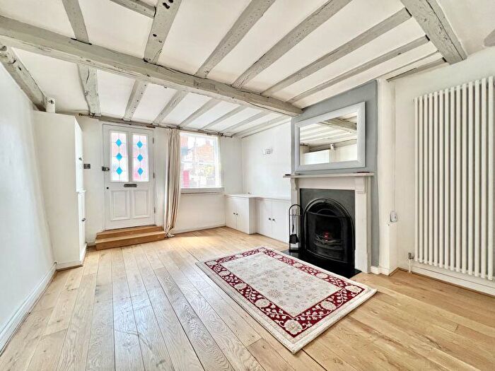 2 Bedroom Cottage To Rent In High Street, Markyate, AL3