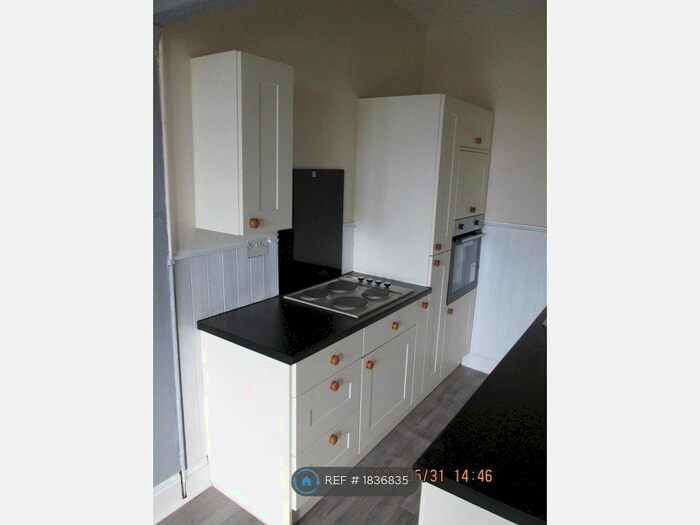 1 Bedroom Flat To Rent In Maxwellton Street, Paisley, PA1