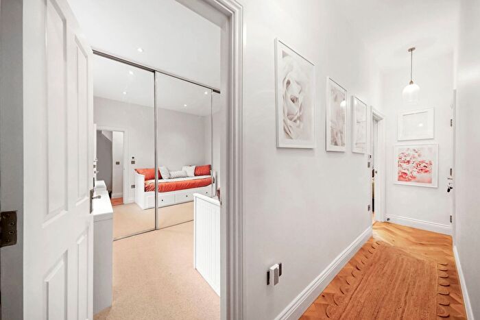 2 Bedroom Flat To Rent In Earlsfield Road, Earlsfield, SW18