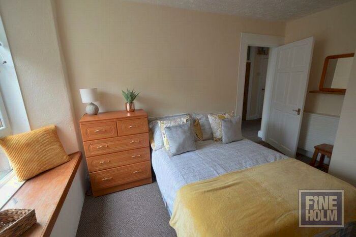 2 Bedroom Flat To Rent In Wellshot Road, Shettleston, Glasgow, Lanarkshire, G32