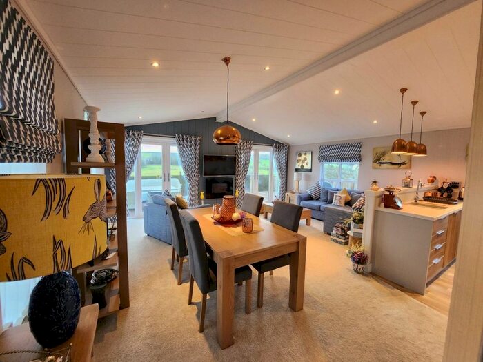 2 Bedroom Lodge For Sale In Camelford, PL32