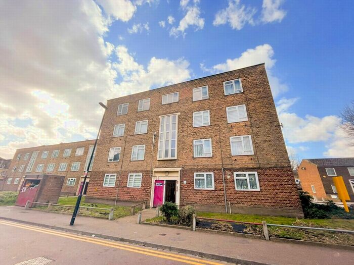 2 Bedroom Flat To Rent In Bennets Close, Tottenham, N17