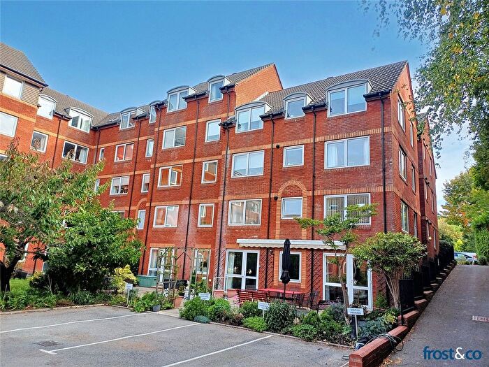 1 Bedroom Flat For Sale In Station Road, Parkstone, Poole, Dorset, BH14