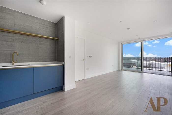 2 Bedroom Flat To Rent In Quay Walk, Wembley, London, HA0