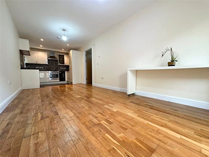 2 Bedroom Flat To Rent In High Street, Wealdstone, Harrow, HA3