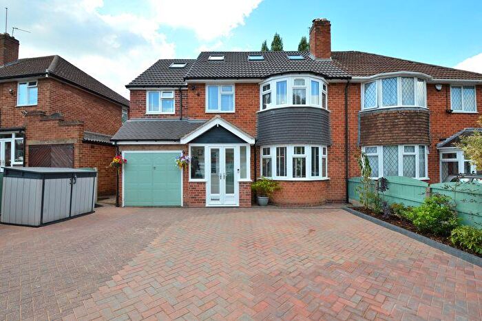 4 Bedroom Semi Detached House For Sale In Chamberlain Road, Kings Heath, Birmingham, B13