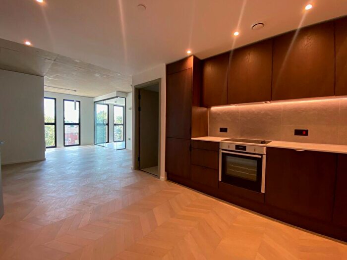 2 Bedroom Apartment To Rent In St Georges, F Spinners Way, Castlefield., M15