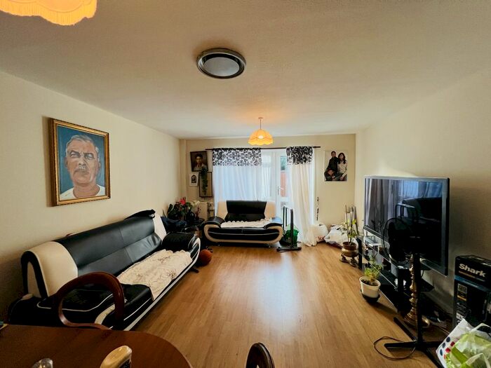 2 Bedroom Terraced House To Rent In Midsummer Avenue, Hounslow TW4