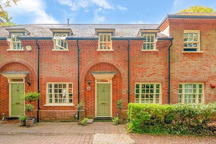 2 Bedroom Detached House For Sale In Mulberry Close, Watford, Hertfordshire, WD17