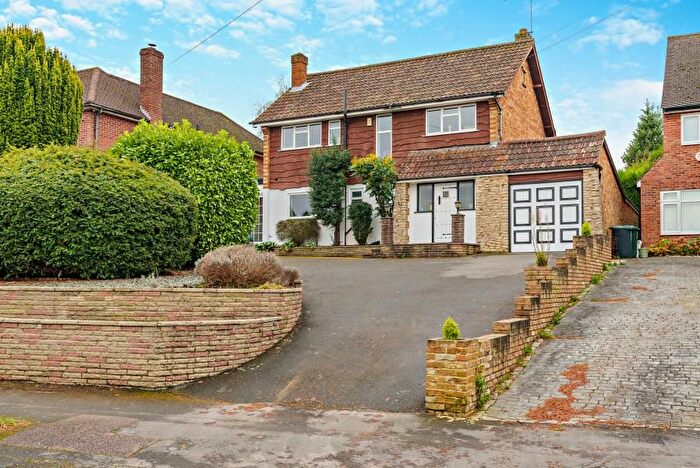 4 Bedroom Detached House To Rent In Highfield Way, Rickmansworth, WD3