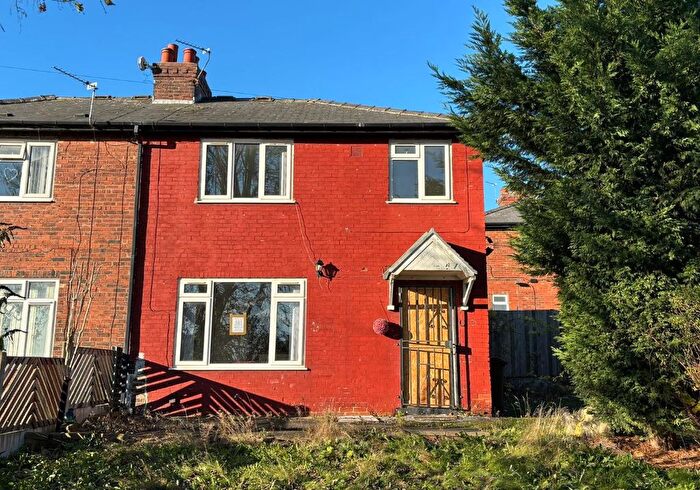 3 Bedroom Semi-detached House For Sale In Hawkswood Crescent, Leeds, West Yorkshire, LS5