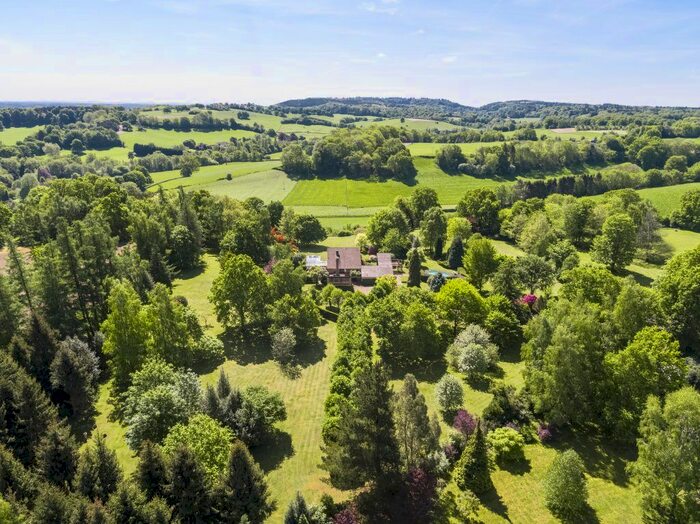 4 Bedroom Country House To Rent In Munstead Heath Road, Godalming, GU8