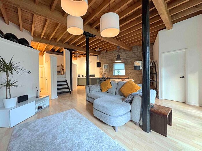 2 Bedroom Apartment For Sale In Flat, Vale Mill, West Vale, Greetland, HX4