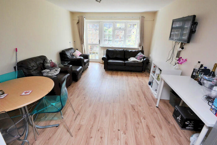3 Bedroom Terraced House To Rent In Bluecoat Close, Nottingham, NG1