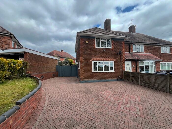 3 Bedroom Semi-Detached House To Rent In Hartley Road, Kingstanding, Birmingham, B44