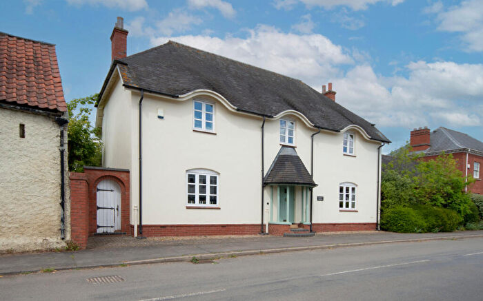 6 Bedroom Detached House For Sale In Widmerpool Road, Nottingham, NG12