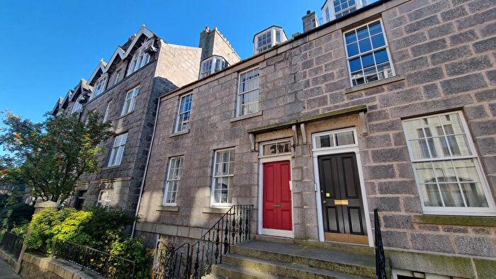 1 Bedroom Flat To Rent In Dee Place, The City Centre, Aberdeen, AB11