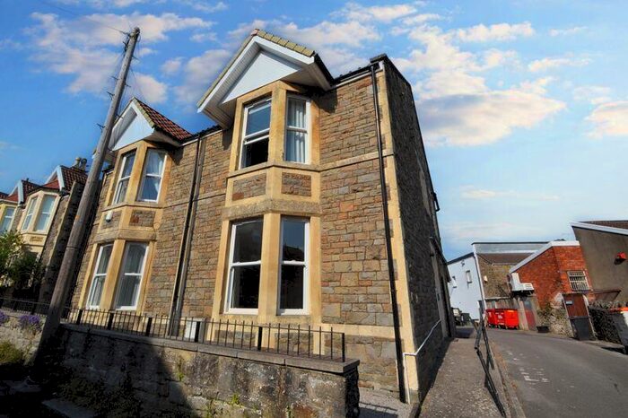 1 Bedroom Flat To Rent In Marson Road, Clevedon, BS21