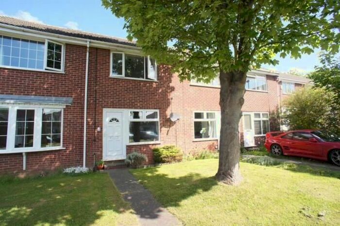 2 Bedroom Town House To Rent In Burdock Close, Oakwood, Derby, DE21