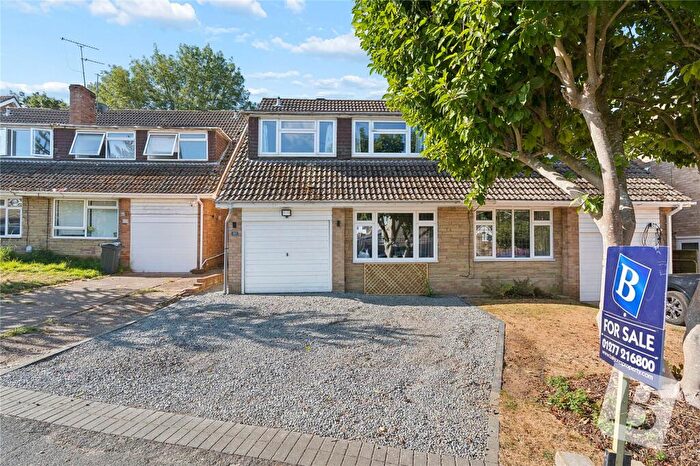 4 Bedroom Semi-Detached House For Sale In Vine Way, Brentwood, Essex, CM14