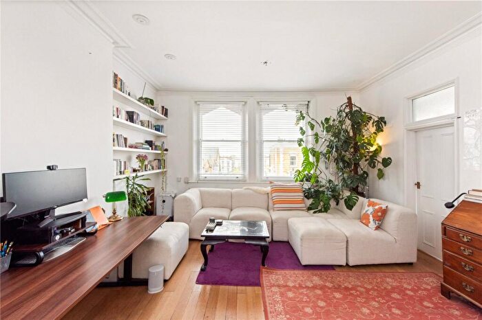 2 Bedroom Apartment To Rent In Stoke Newington Road, London, N16